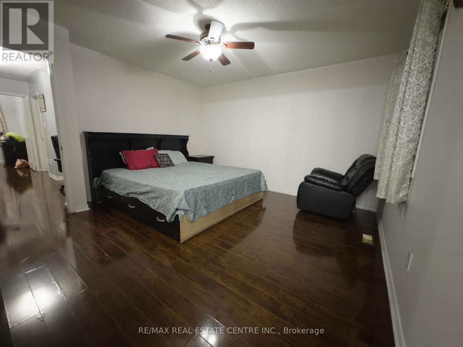 40 Ridgefield Court, Brampton, Ontario  L6P 1B4 - Photo 10 - W12644854