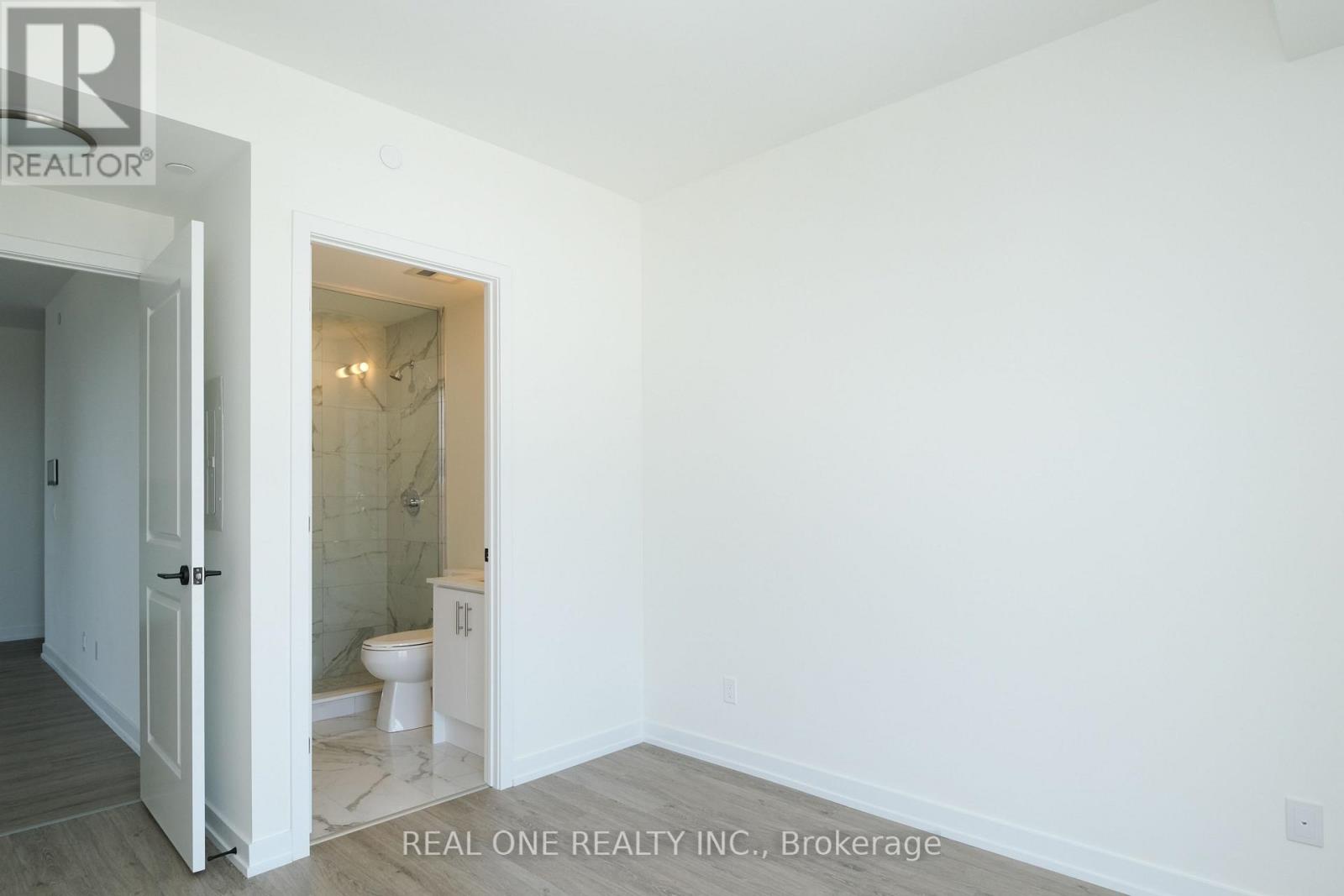 1302 - 335 Wheat Boom Drive, Oakville, Ontario  L6H 7Y1 - Photo 7 - W12644874