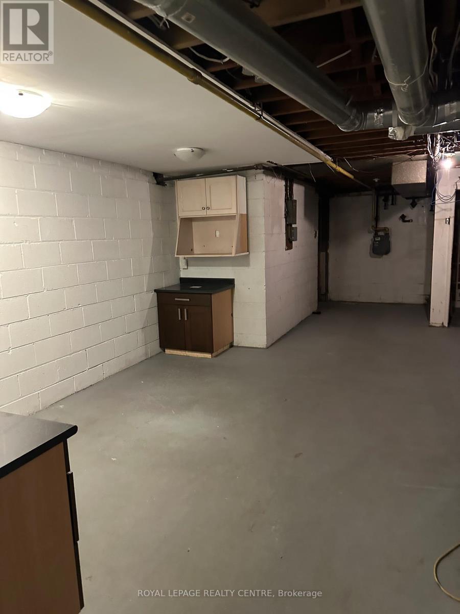 102 Lakeshore Road E, Mississauga, Ontario  L5G 1E3 - Photo 10 - W12644876