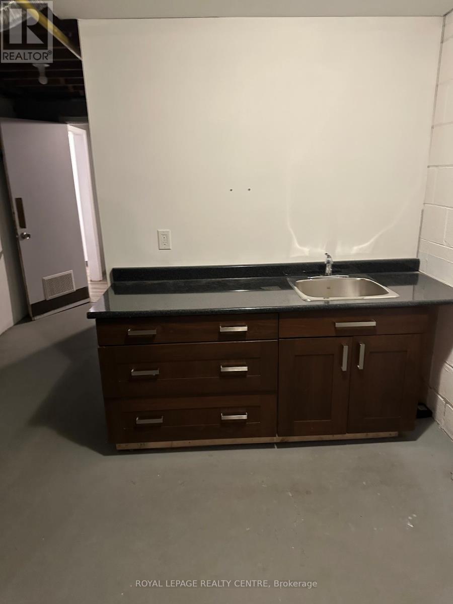 102 Lakeshore Road E, Mississauga, Ontario  L5G 1E3 - Photo 12 - W12644876