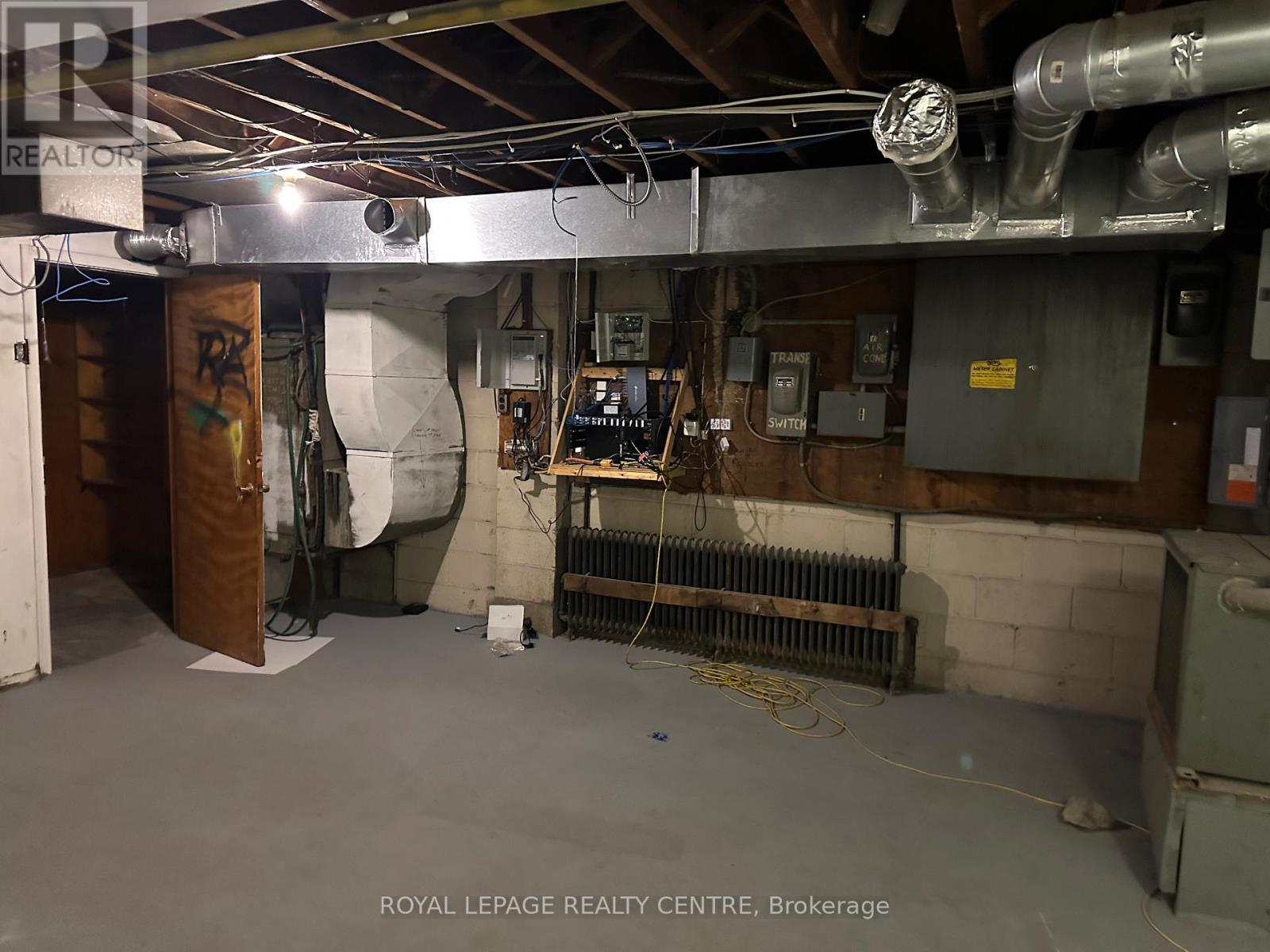 102 Lakeshore Road E, Mississauga, Ontario  L5G 1E3 - Photo 13 - W12644876