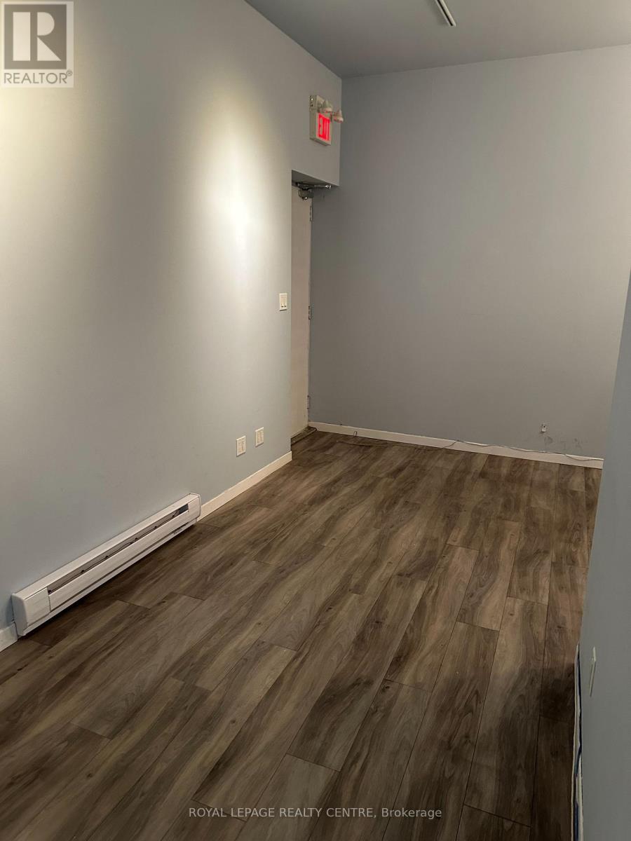 102 Lakeshore Road E, Mississauga, Ontario  L5G 1E3 - Photo 7 - W12644876