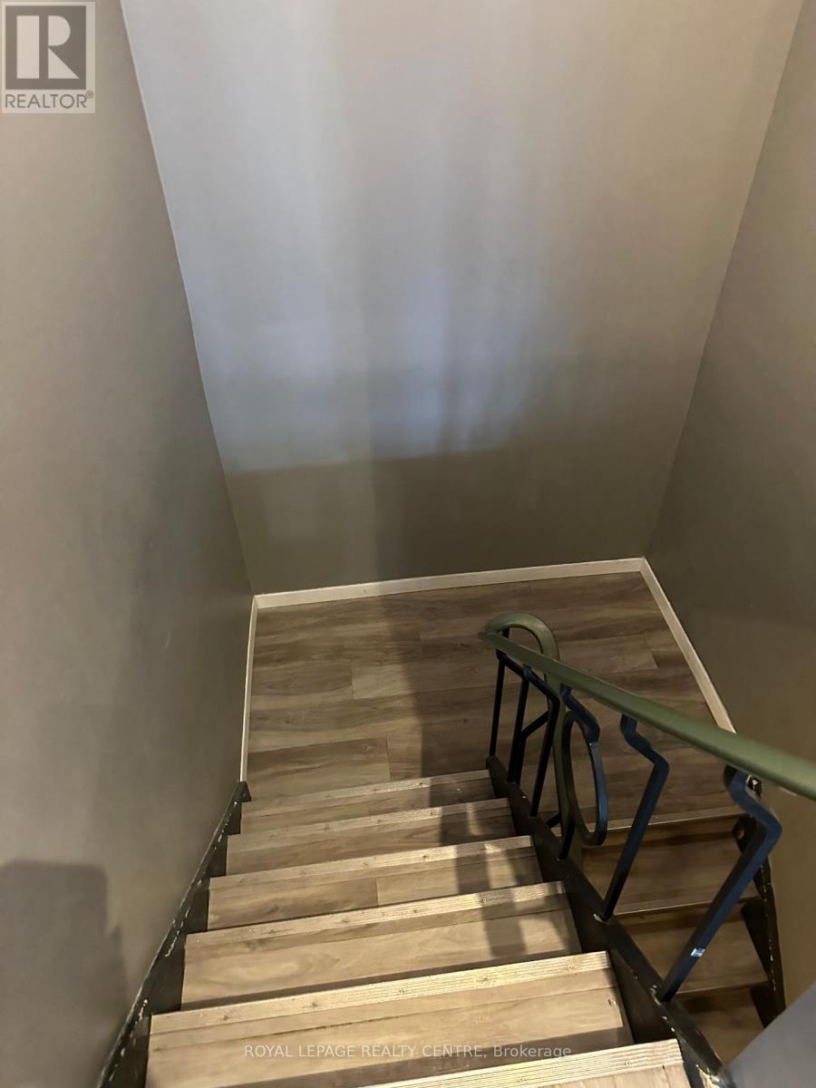 102 Lakeshore Road E, Mississauga, Ontario  L5G 1E3 - Photo 8 - W12644876