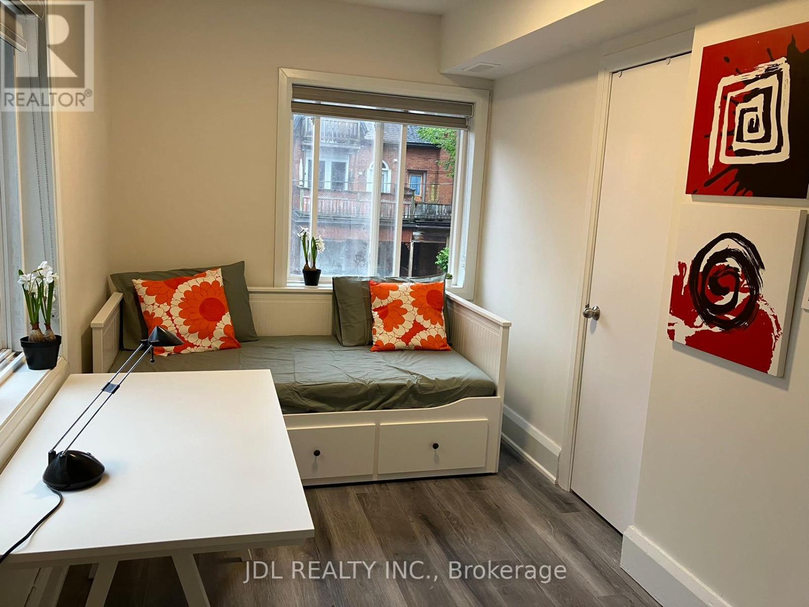 5 - 5 Sorauren Avenue, Toronto, Ontario  M6R 2C6 - Photo 13 - W12644878