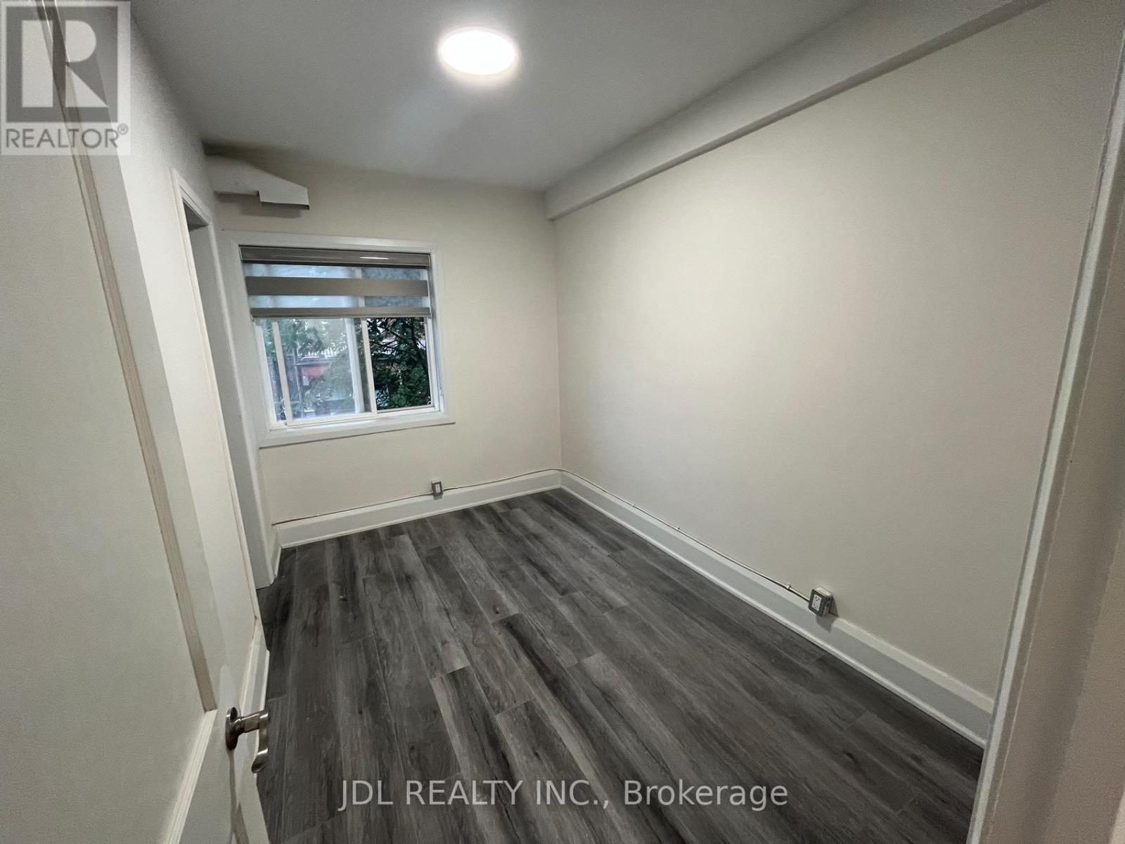 5 - 5 Sorauren Avenue, Toronto, Ontario  M6R 2C6 - Photo 9 - W12644878