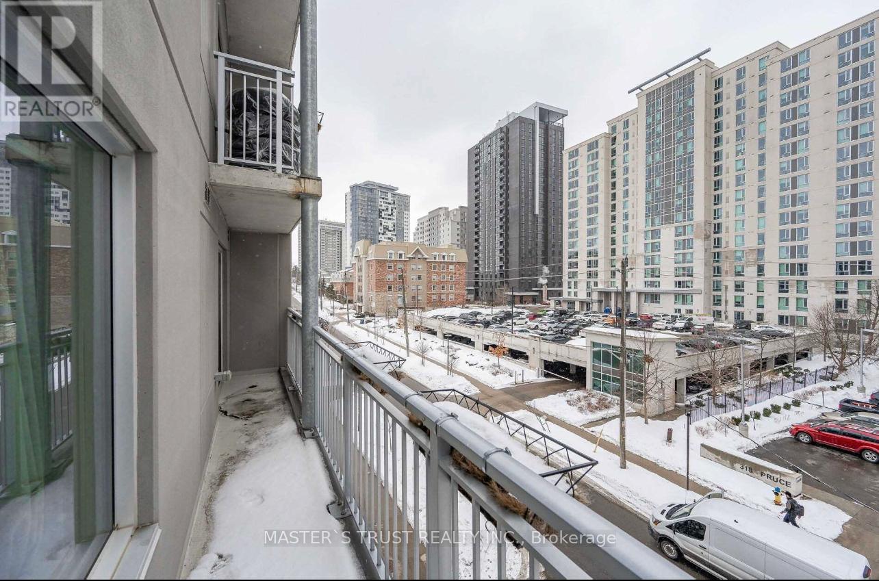 502 - 321 Spruce Street, Waterloo, Ontario  N2L 0G4 - Photo 12 - X12644888