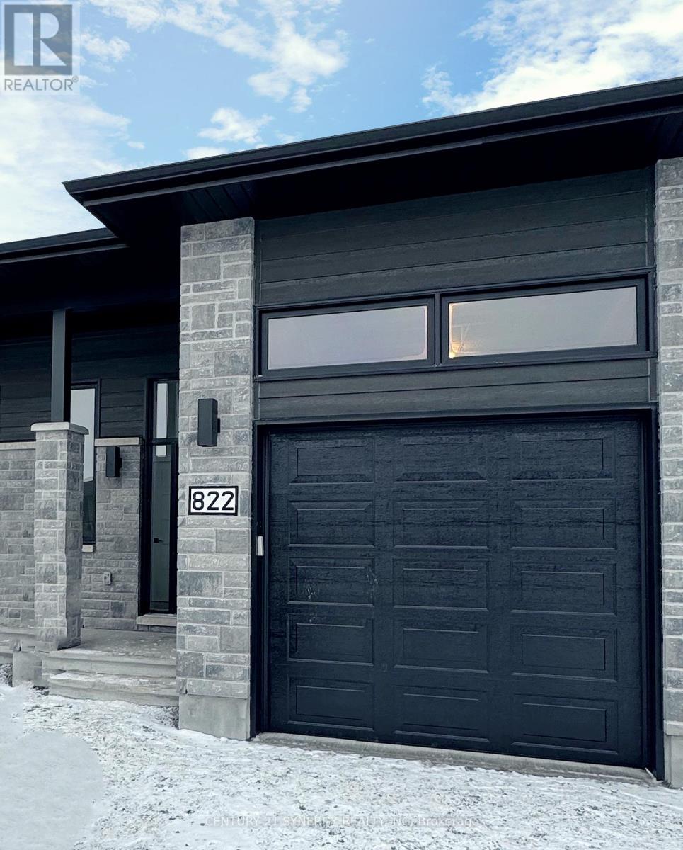 822 NAMUR STREET, Russell, Ontario