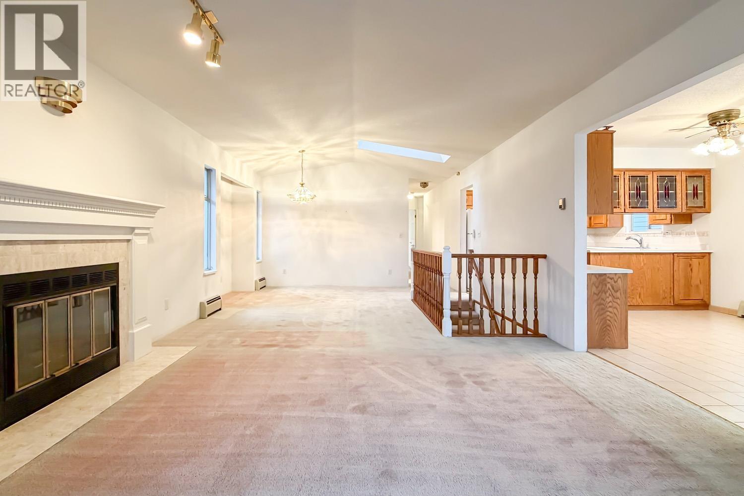 7459 Holly Street, Burnaby, British Columbia  V5E 2C3 - Photo 6 - R3073506