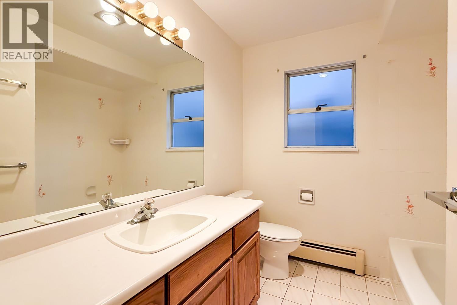 7459 Holly Street, Burnaby, British Columbia  V5E 2C3 - Photo 24 - R3073506