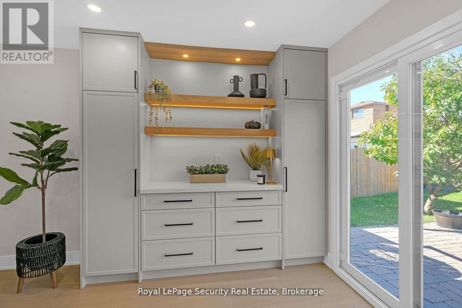 74 Andrea Lane, Vaughan, Ontario  L4L 1E7 - Photo 11 - N12644914