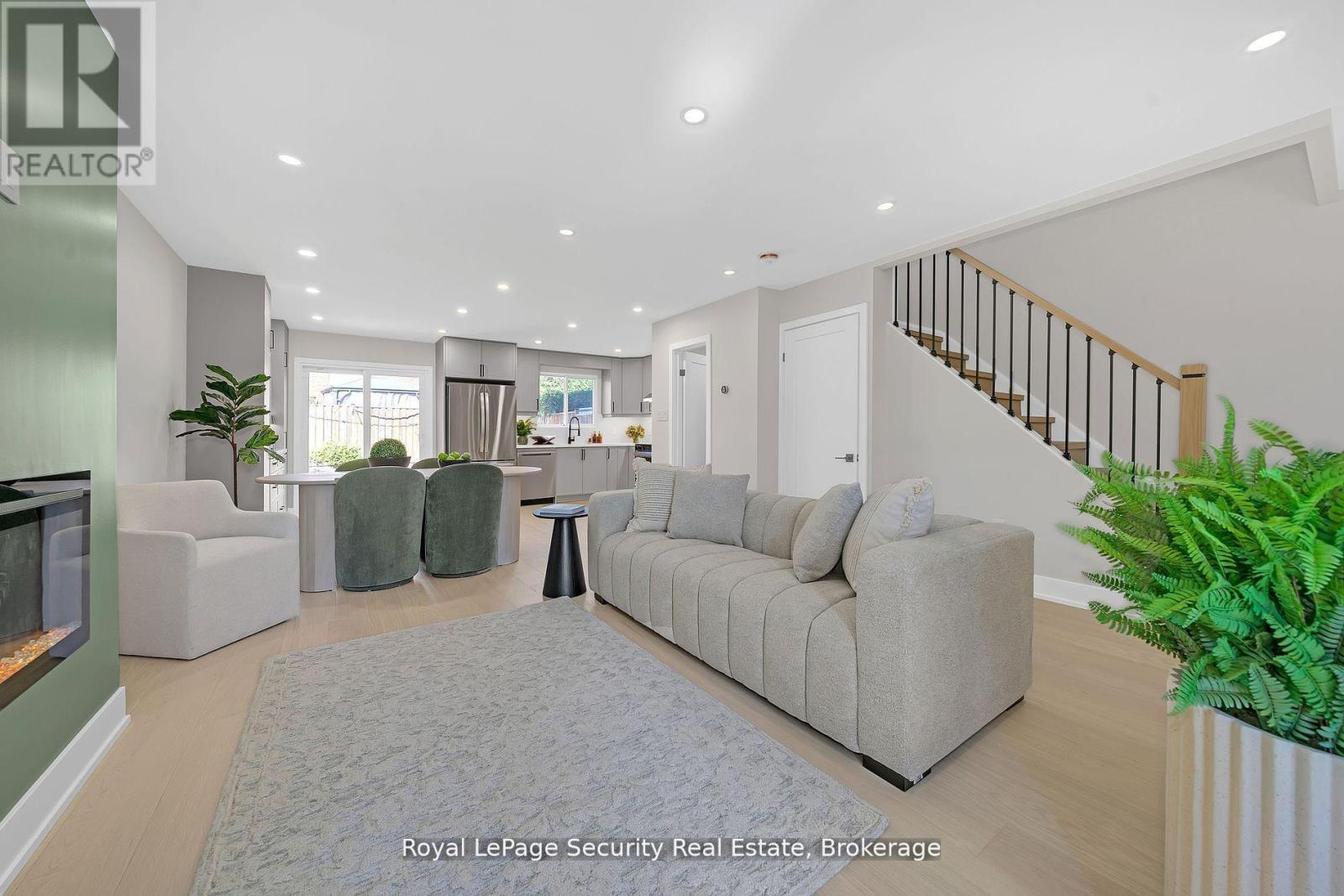 74 Andrea Lane, Vaughan, Ontario  L4L 1E7 - Photo 6 - N12644914