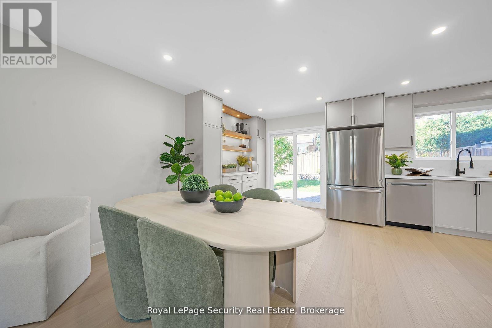 74 Andrea Lane, Vaughan, Ontario  L4L 1E7 - Photo 7 - N12644914