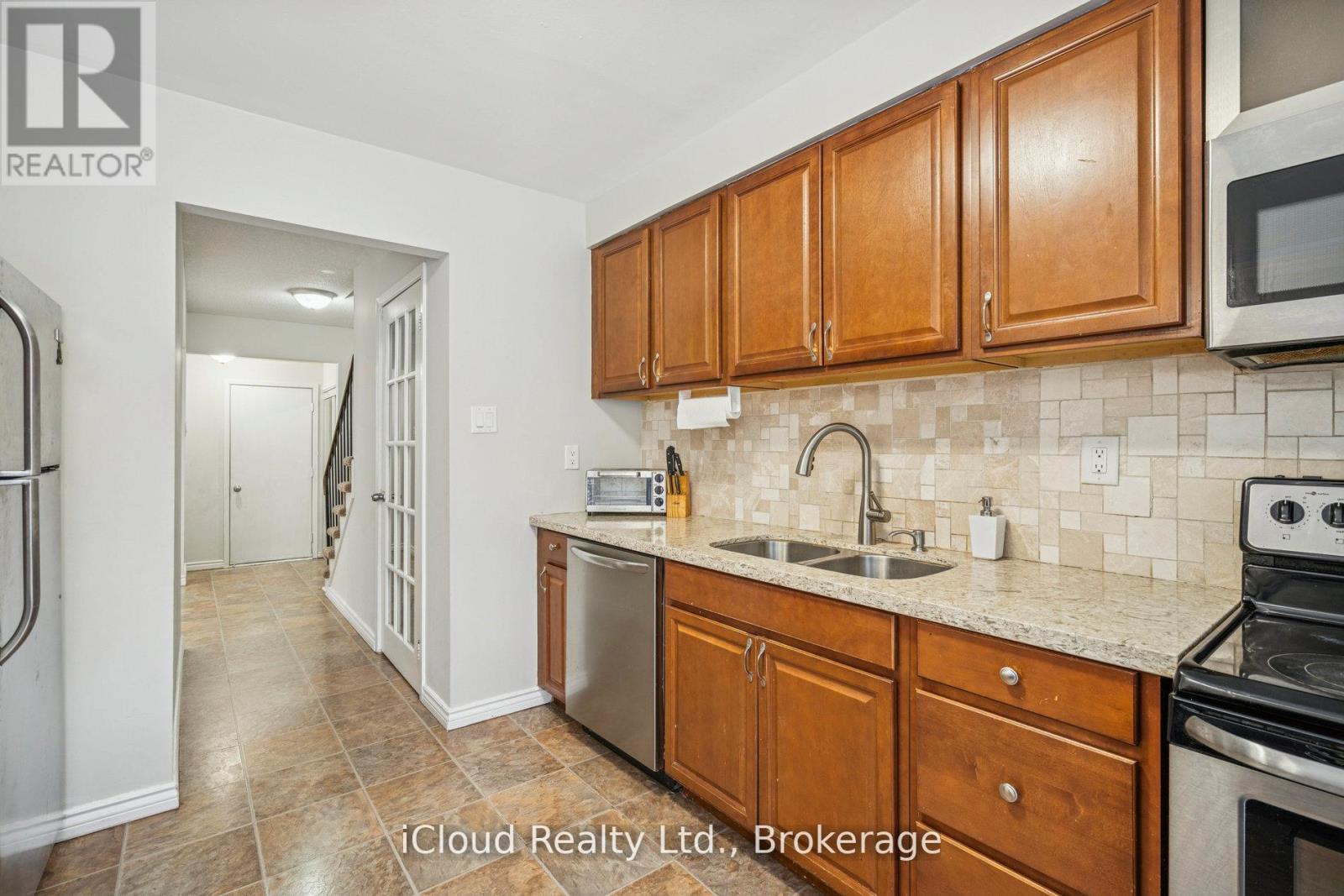 36 Berkshire Square E, Brampton, Ontario  L6Z 1N4 - Photo 17 - W12644890