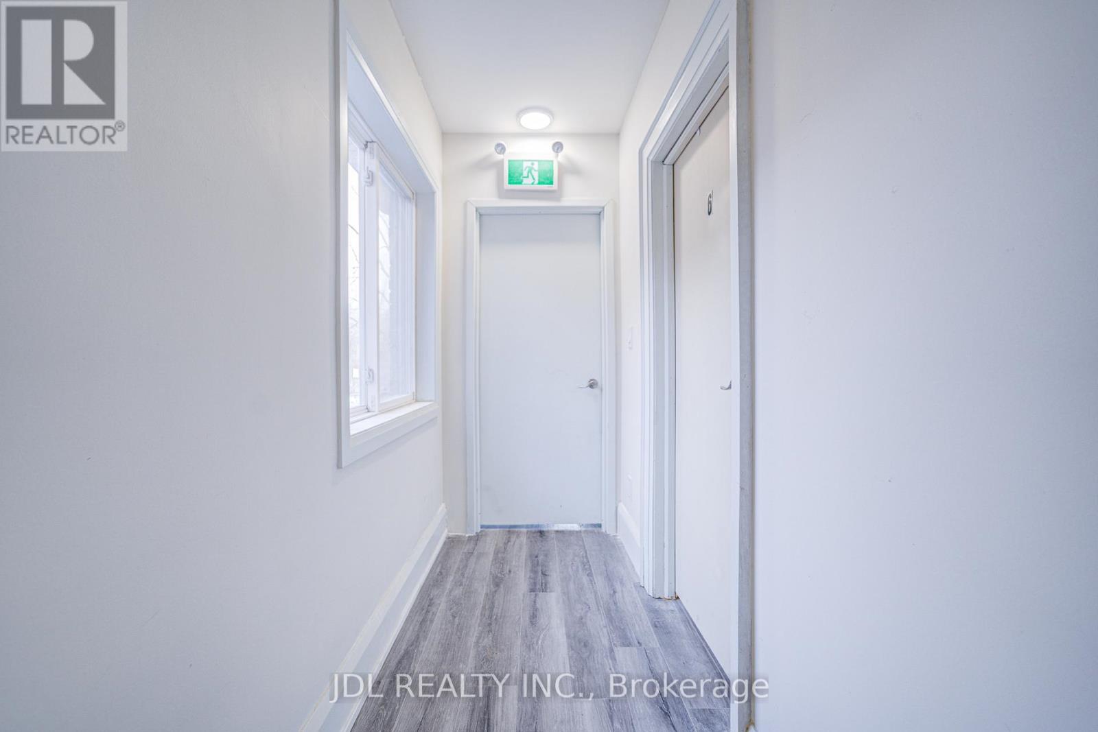 6 - 5 SORAUREN AVENUE, Toronto, Ontario