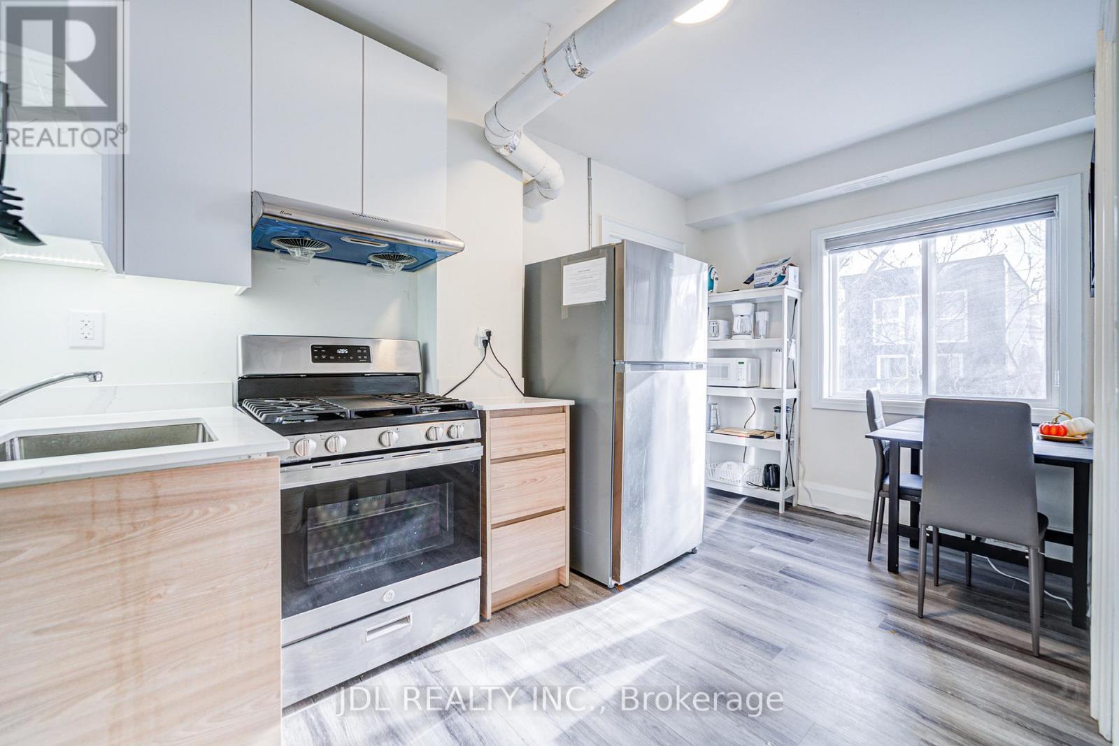 6 - 5 Sorauren Avenue, Toronto, Ontario  M6R 2C6 - Photo 14 - W12644898