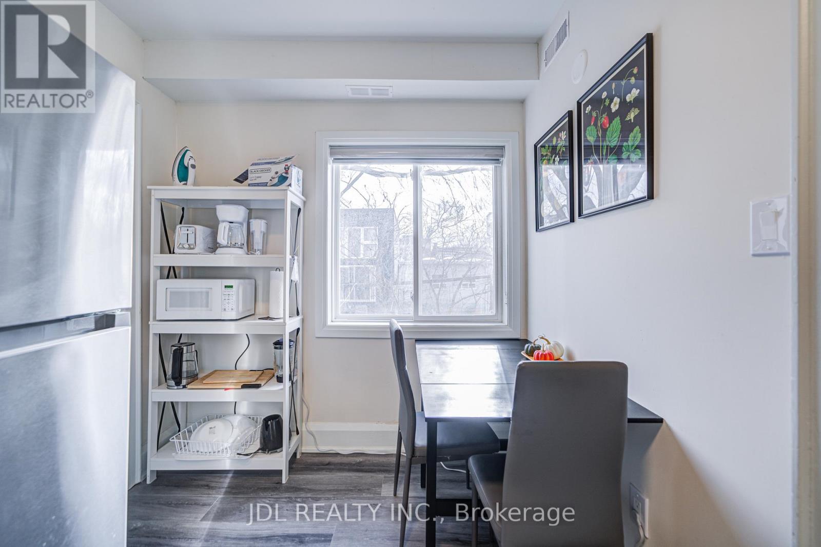 6 - 5 Sorauren Avenue, Toronto, Ontario  M6R 2C6 - Photo 19 - W12644898