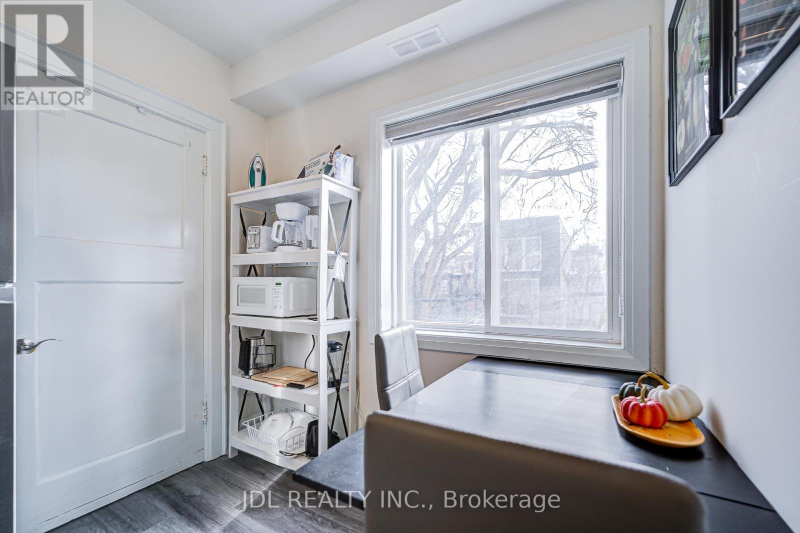 6 - 5 Sorauren Avenue, Toronto, Ontario  M6R 2C6 - Photo 20 - W12644898