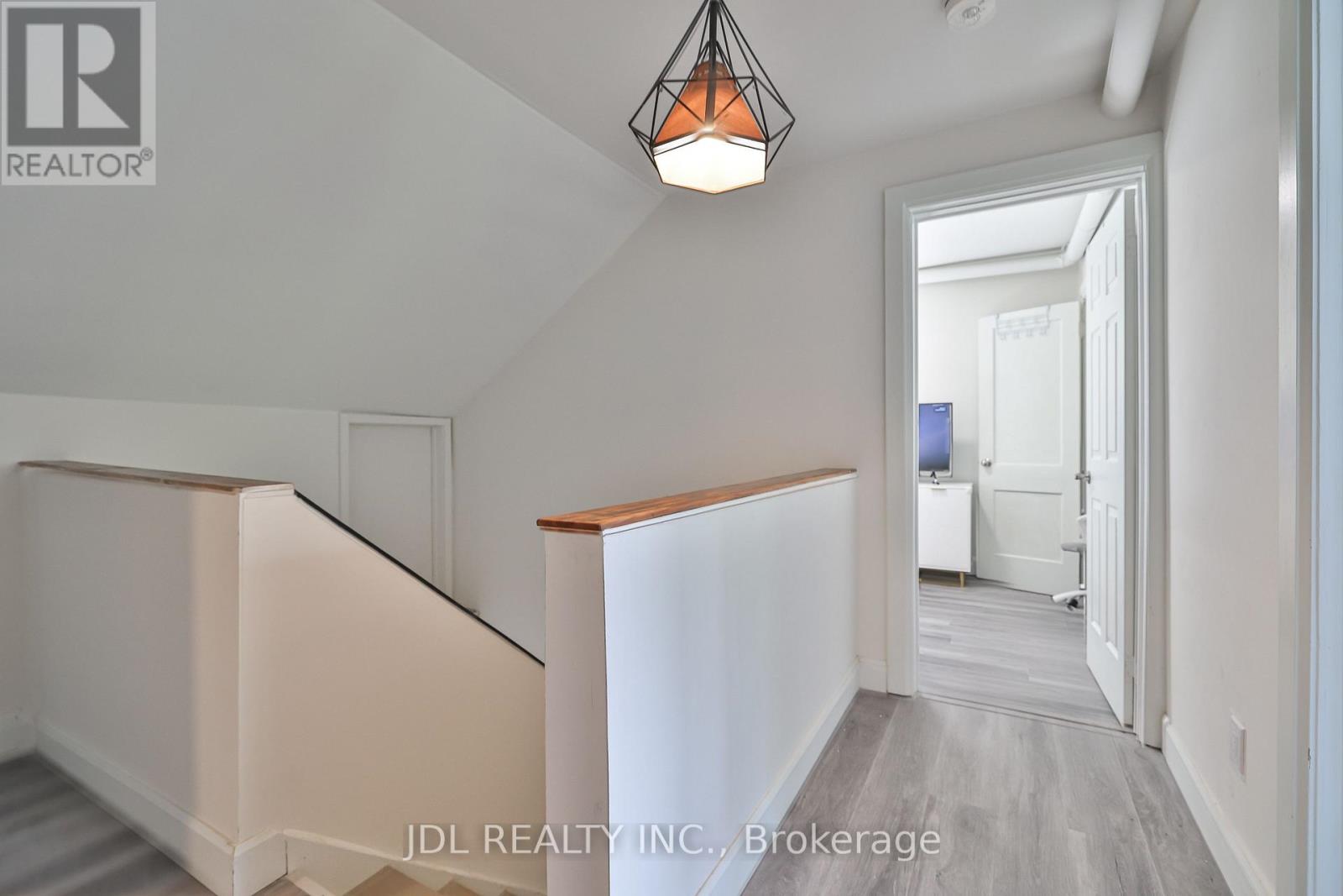 7 - 5 Sorauren Avenue, Toronto, Ontario  M6R 2C6 - Photo 13 - W12644916