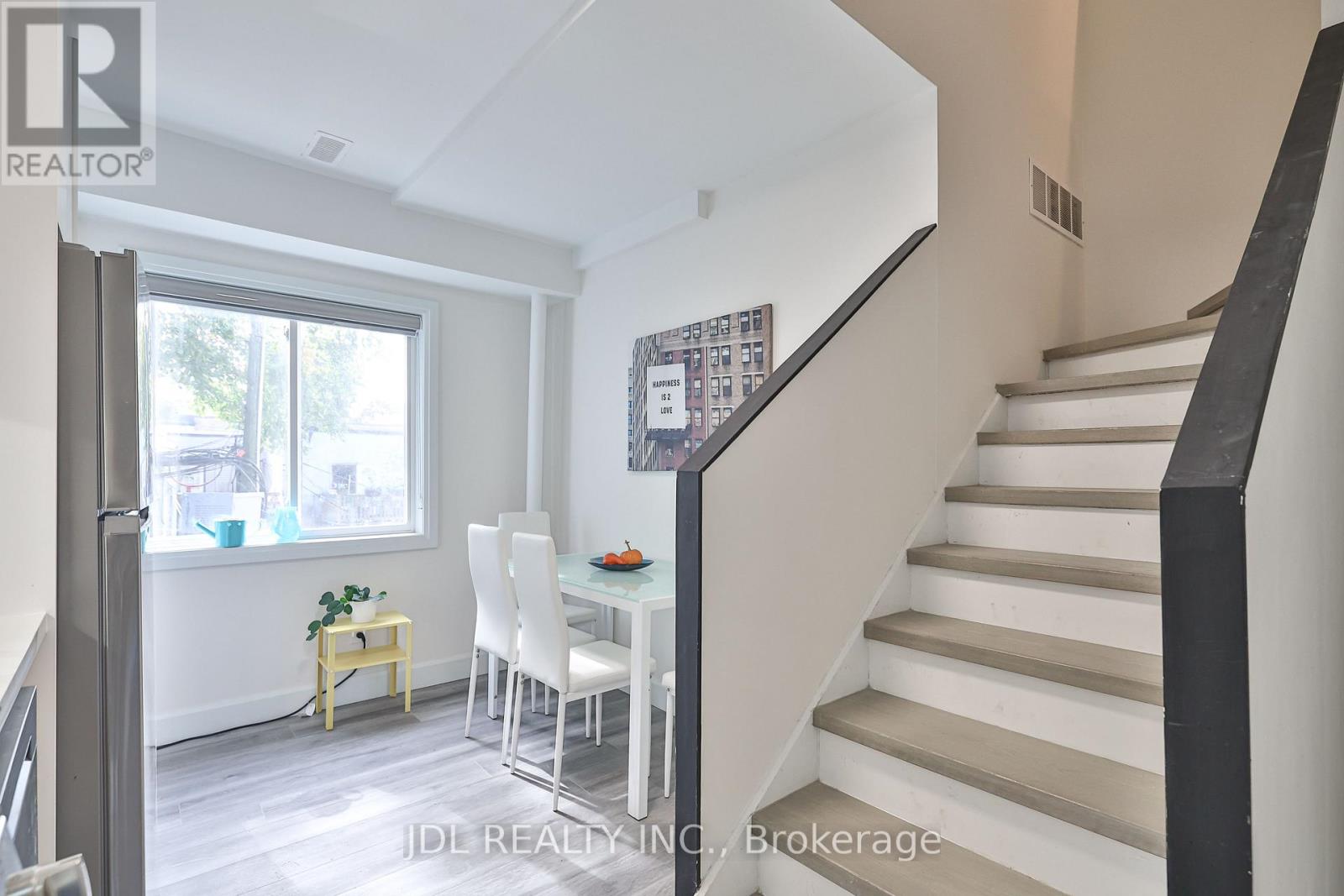 7 - 5 Sorauren Avenue, Toronto, Ontario  M6R 2C6 - Photo 25 - W12644916