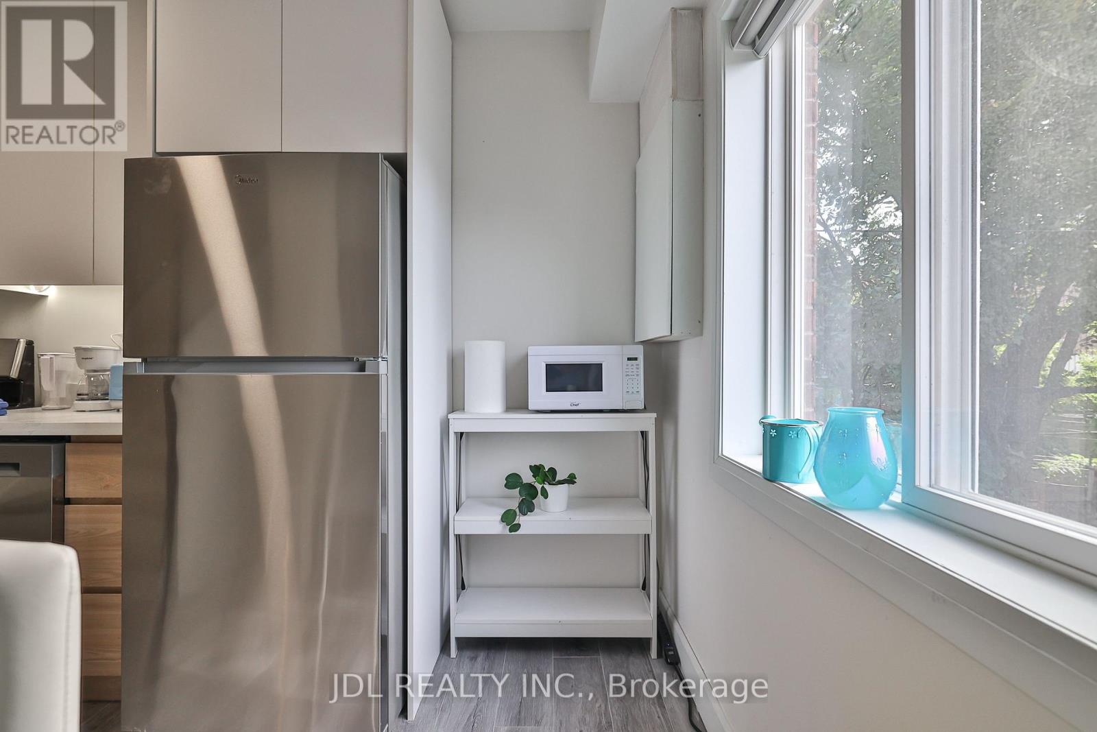 7 - 5 Sorauren Avenue, Toronto, Ontario  M6R 2C6 - Photo 26 - W12644916