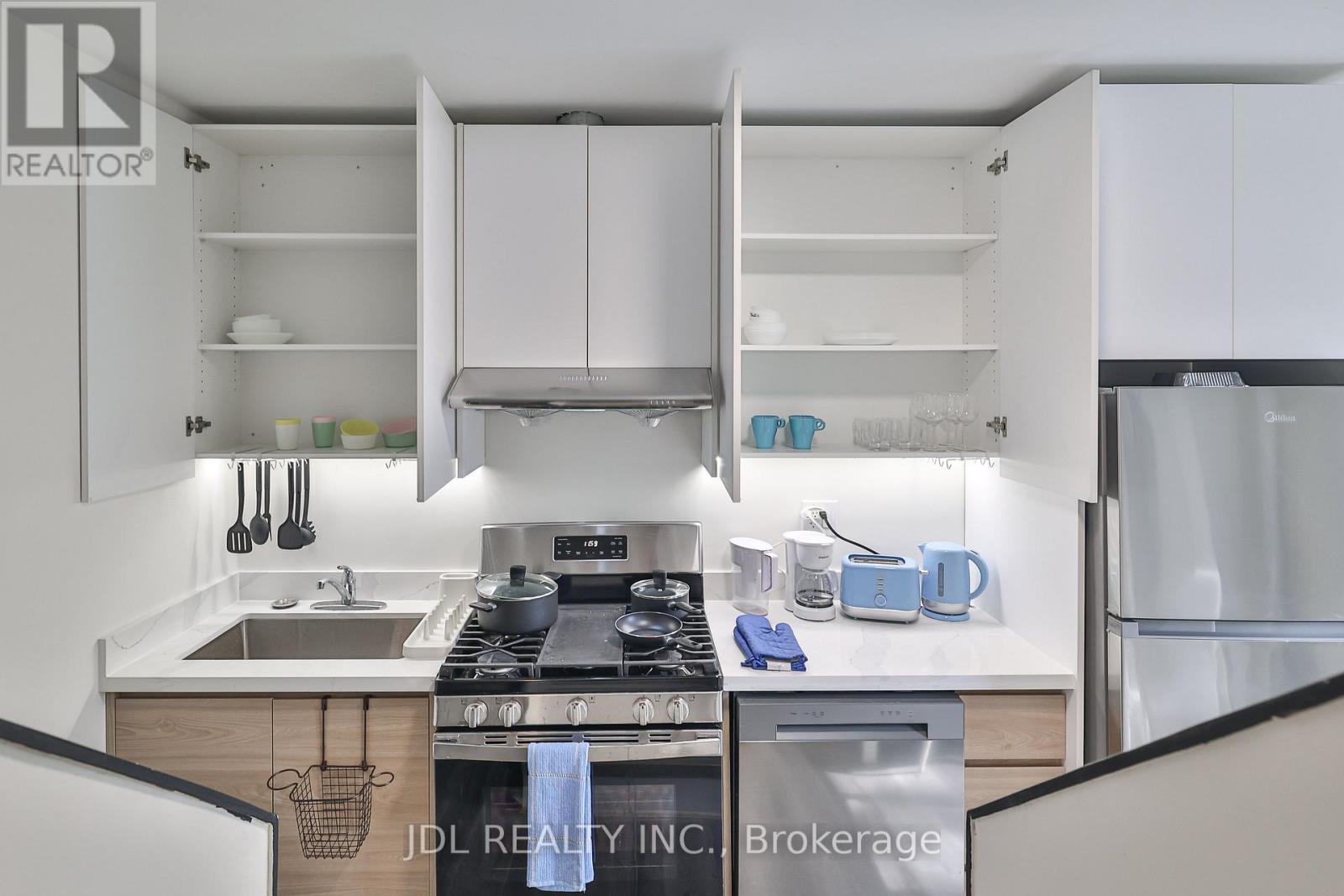 7 - 5 Sorauren Avenue, Toronto, Ontario  M6R 2C6 - Photo 28 - W12644916