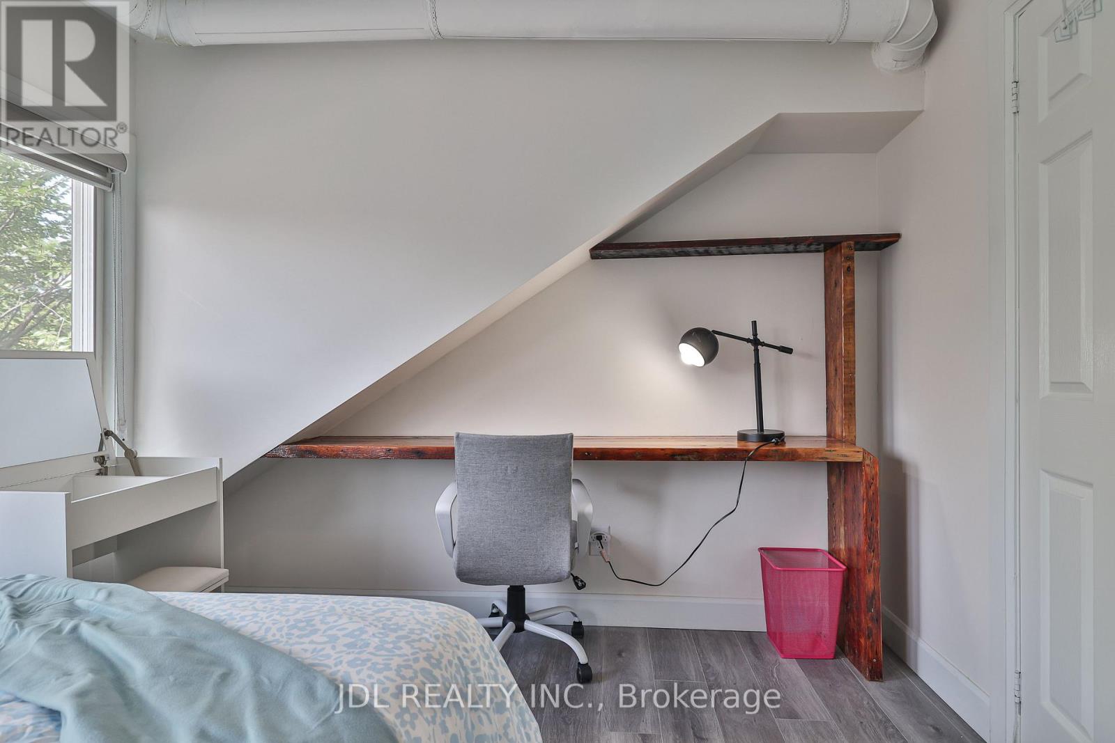 7 - 5 Sorauren Avenue, Toronto, Ontario  M6R 2C6 - Photo 3 - W12644916