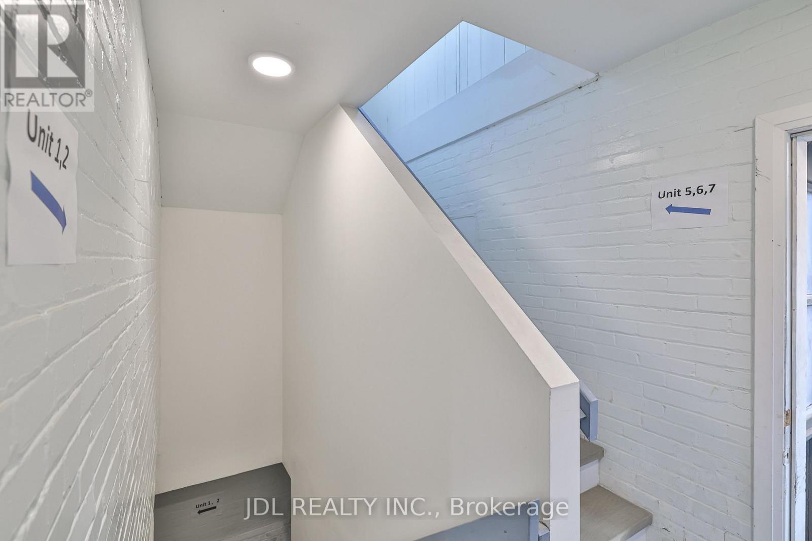 7 - 5 Sorauren Avenue, Toronto, Ontario  M6R 2C6 - Photo 32 - W12644916