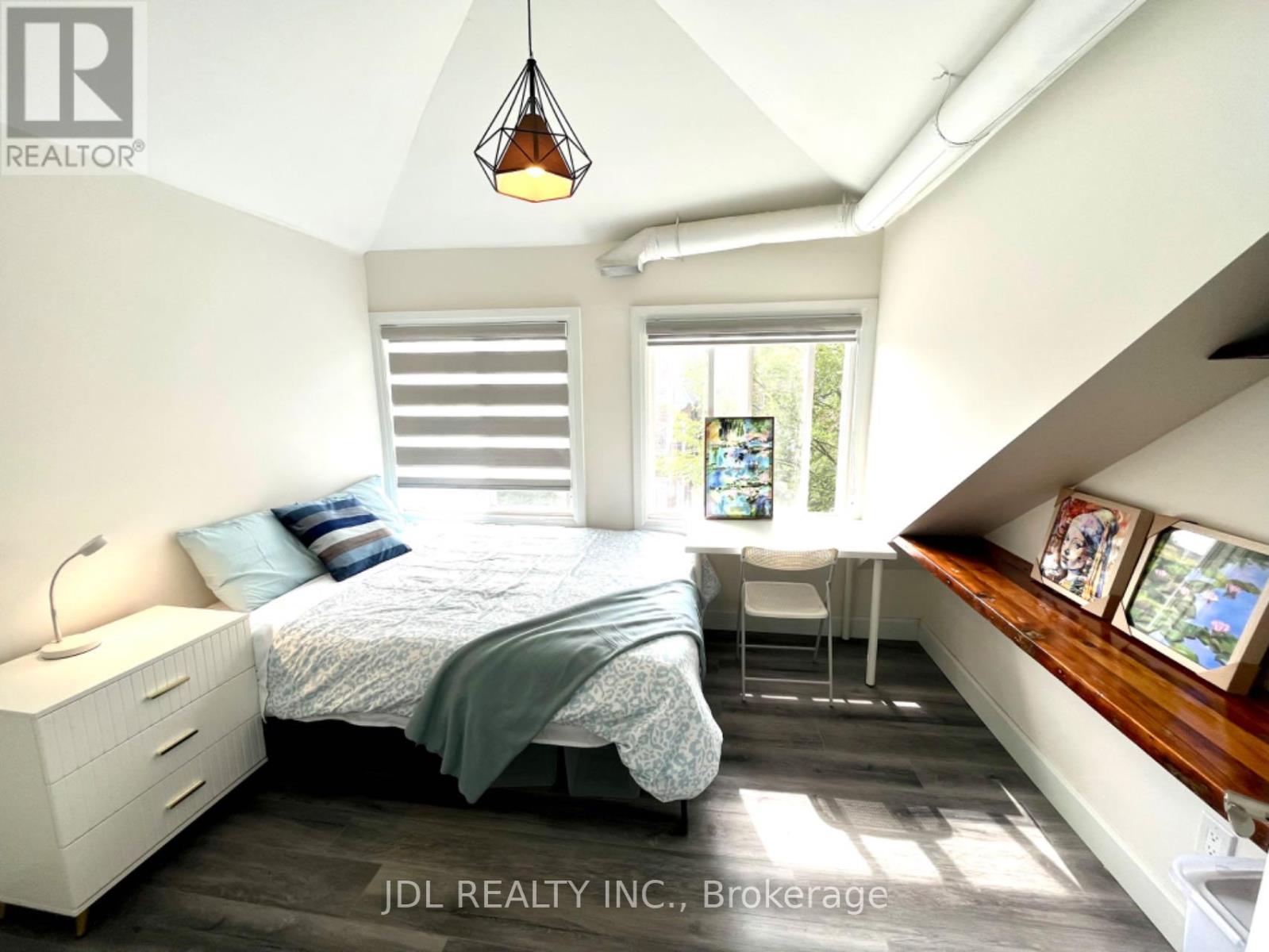 7 - 5 Sorauren Avenue, Toronto, Ontario  M6R 2C6 - Photo 34 - W12644916