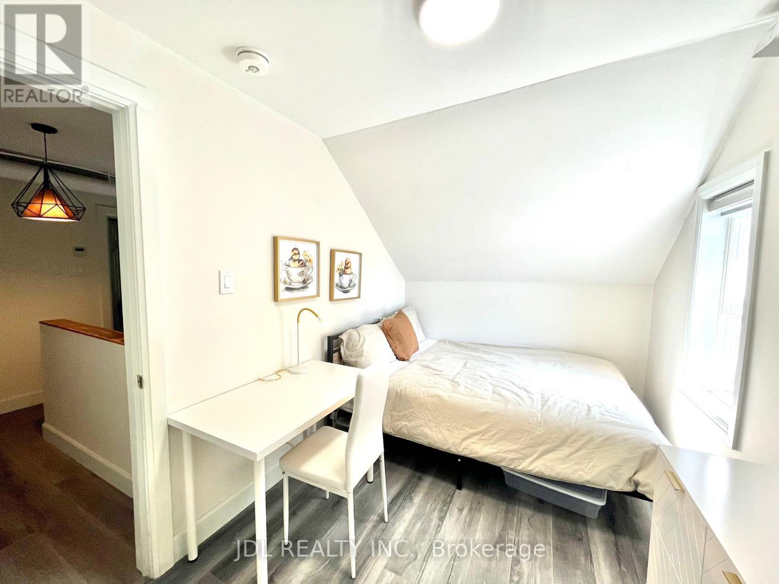 7 - 5 Sorauren Avenue, Toronto, Ontario  M6R 2C6 - Photo 40 - W12644916