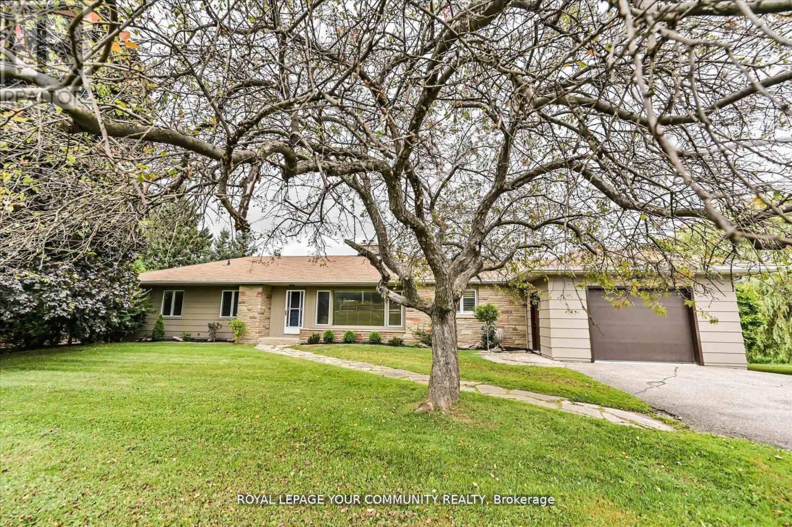 6162 Highway 9, King, Ontario  L0G 1T0 - Photo 2 - N12435714