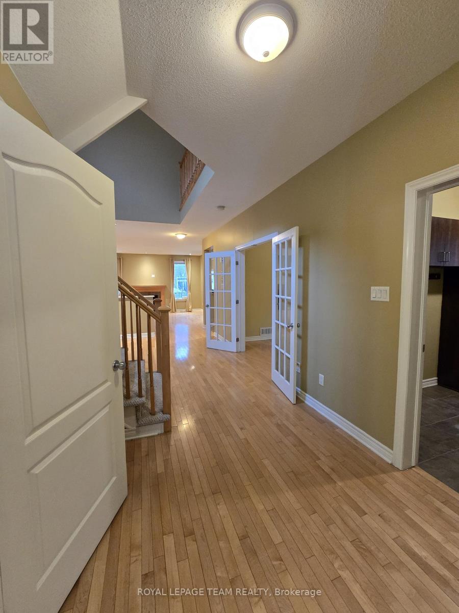 142 Hillman Marsh Way, Ottawa, Ontario  K1T 0A8 - Photo 10 - X12644958