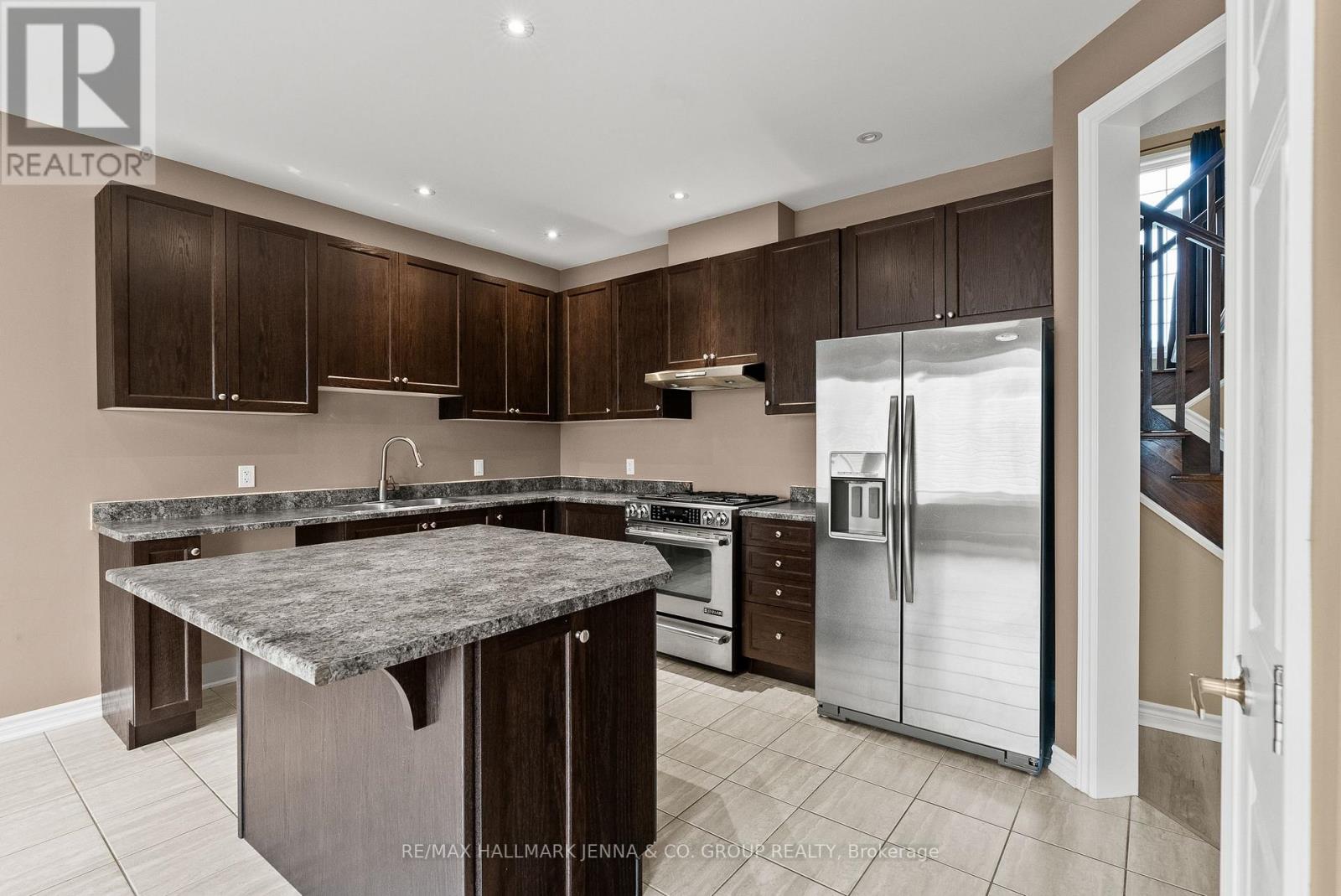 326 Gallantry Way, Ottawa, Ontario  K2S 0P8 - Photo 12 - X12644968