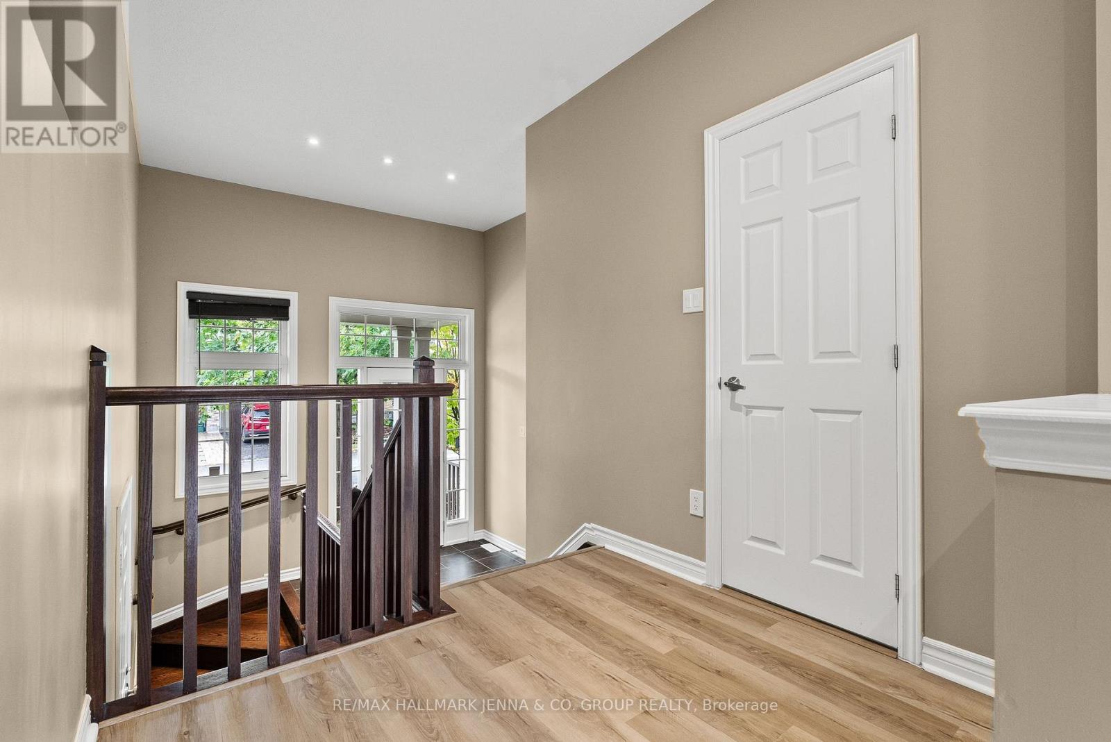 326 Gallantry Way, Ottawa, Ontario  K2S 0P8 - Photo 5 - X12644968