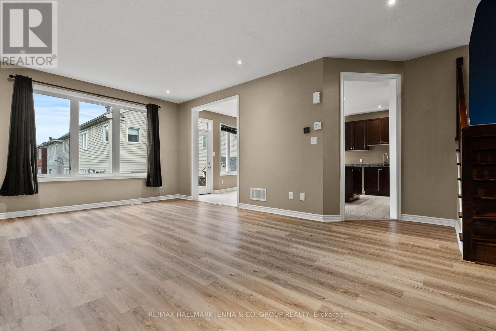 326 Gallantry Way, Ottawa, Ontario  K2S 0P8 - Photo 8 - X12644968