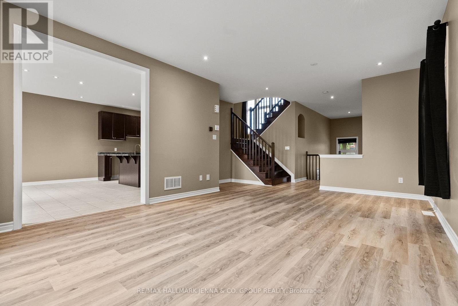 326 Gallantry Way, Ottawa, Ontario  K2S 0P8 - Photo 9 - X12644968