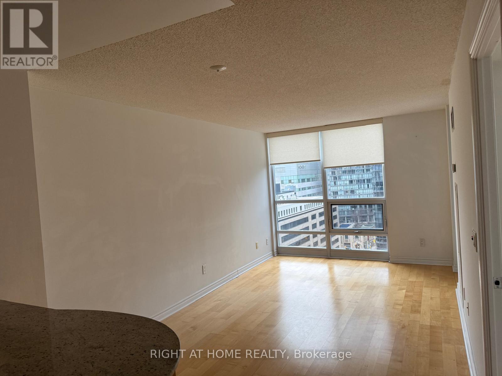 1613 - 763 Bay Street, Toronto, Ontario  M5G 2R3 - Photo 19 - C12639620