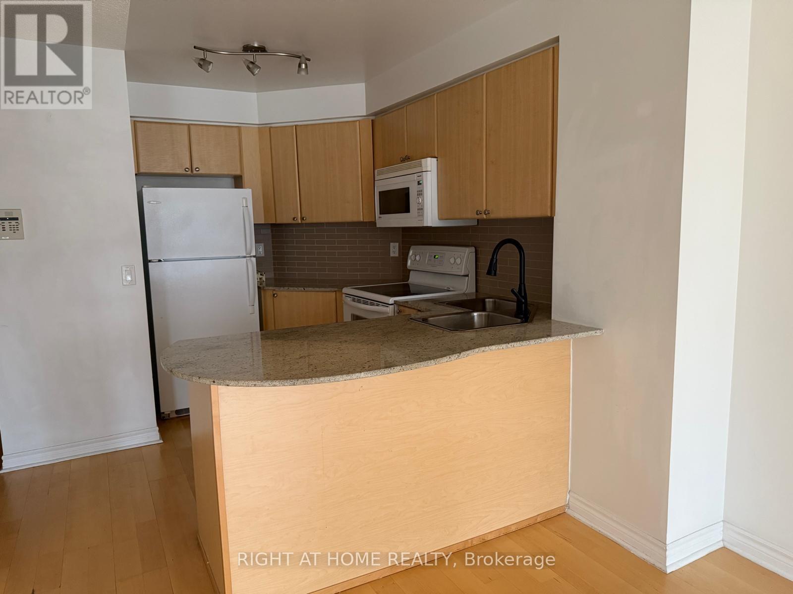 1613 - 763 Bay Street, Toronto, Ontario  M5G 2R3 - Photo 28 - C12639620