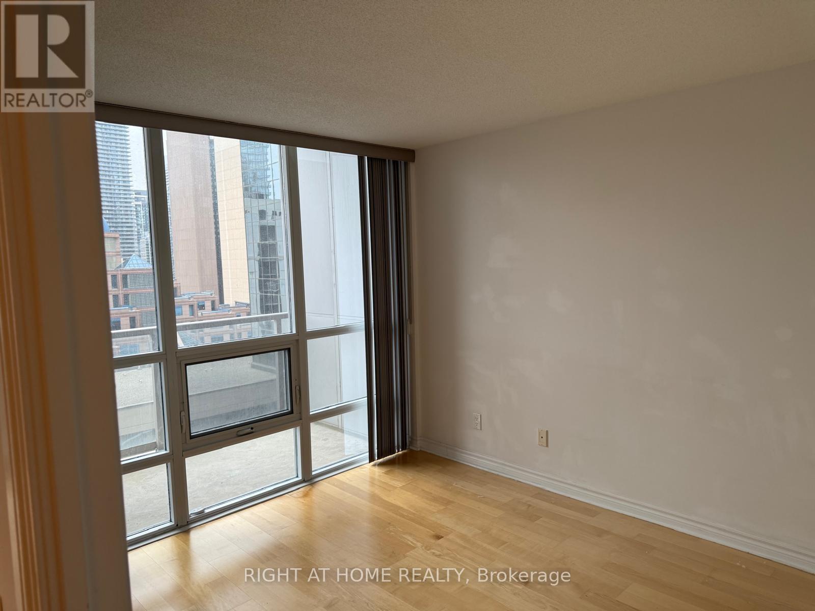 1613 - 763 Bay Street, Toronto, Ontario  M5G 2R3 - Photo 26 - C12639620