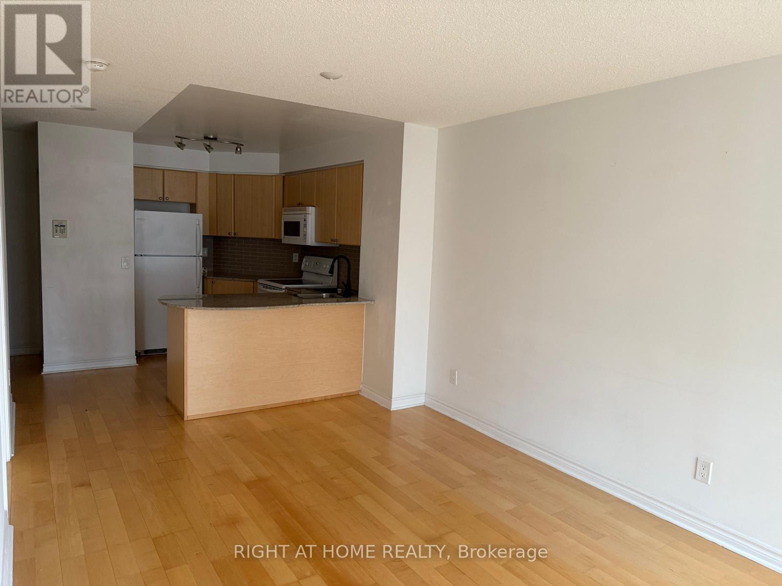 1613 - 763 Bay Street, Toronto, Ontario  M5G 2R3 - Photo 30 - C12639620