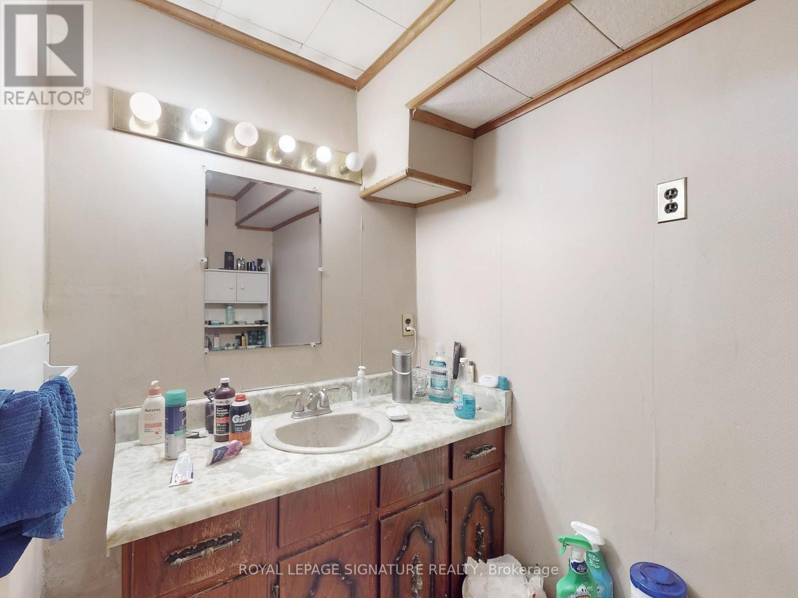 215 Woodsworth Road, Toronto, Ontario  M2L 2T5 - Photo 38 - C12643932