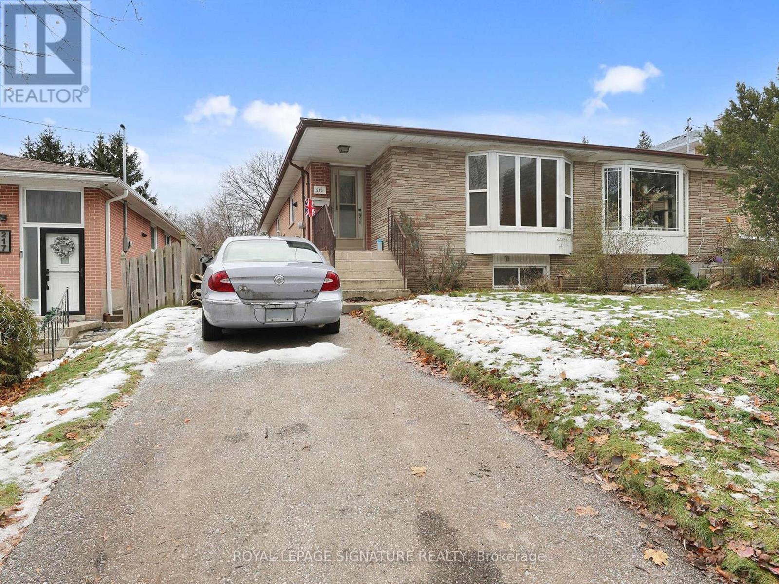 215 Woodsworth Road, Toronto, Ontario  M2L 2T5 - Photo 4 - C12643932