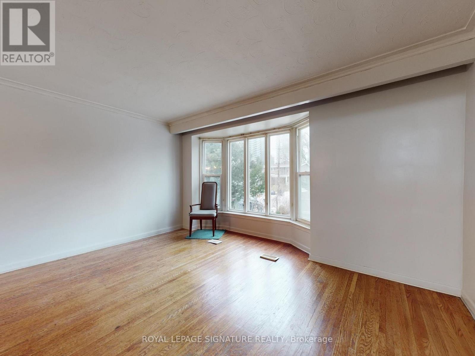 215 Woodsworth Road, Toronto, Ontario  M2L 2T5 - Photo 8 - C12643932