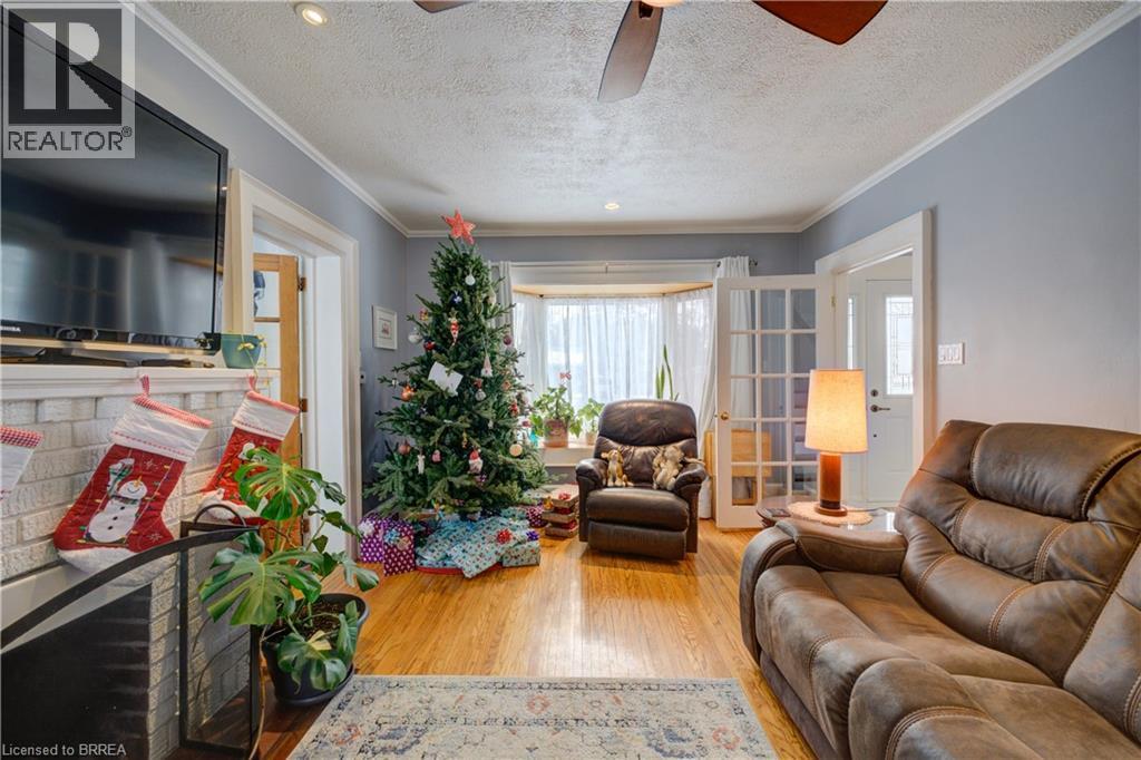 688 Colborne Street, Brantford, Ontario  N3S 3R1 - Photo 17 - 40794244