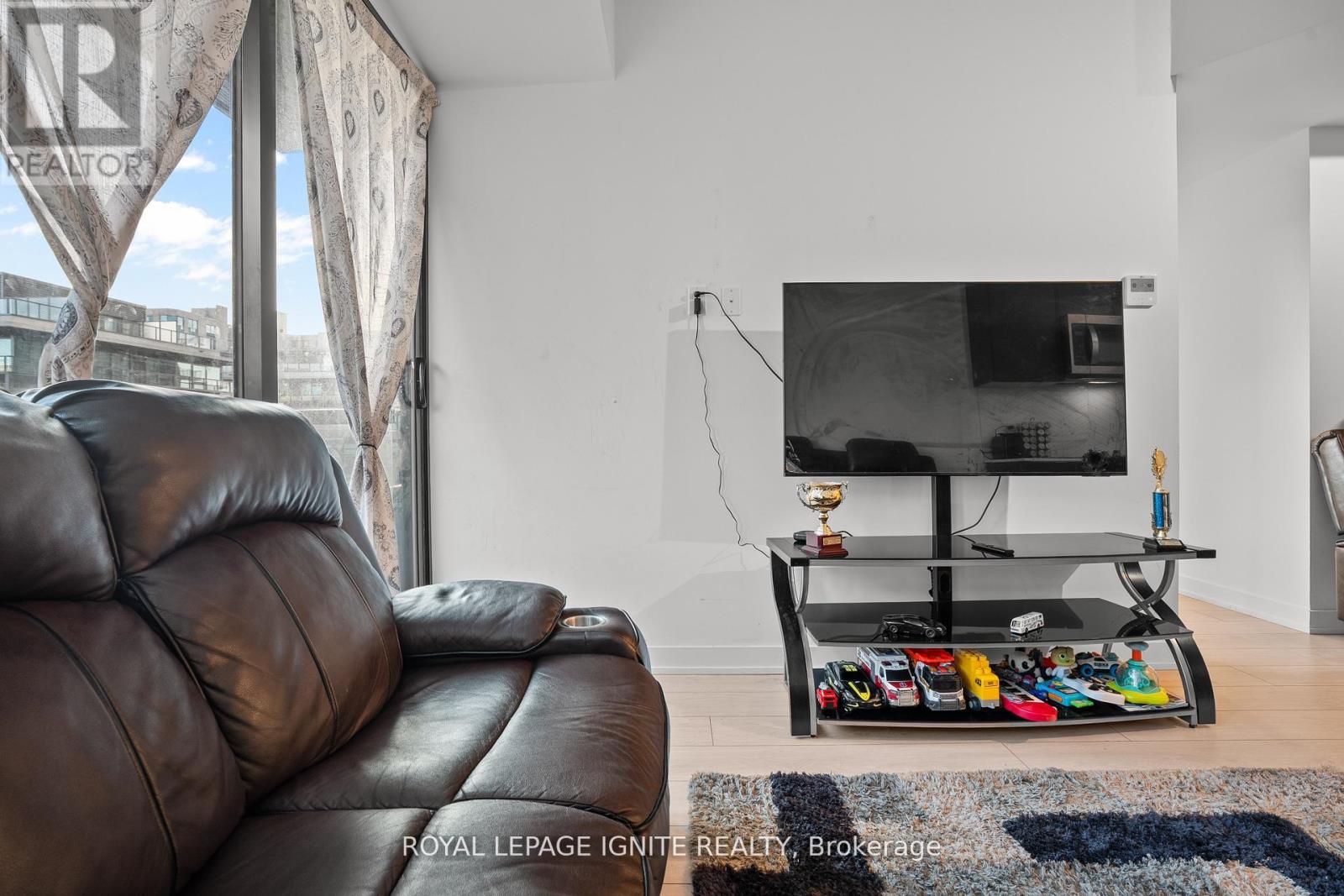 414 - 1604(B) Charles Street, Whitby, Ontario  L1N 0P2 - Photo 13 - E12644954