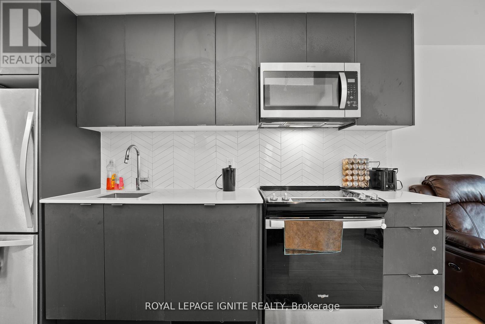 414 - 1604(B) Charles Street, Whitby, Ontario  L1N 0P2 - Photo 8 - E12644954