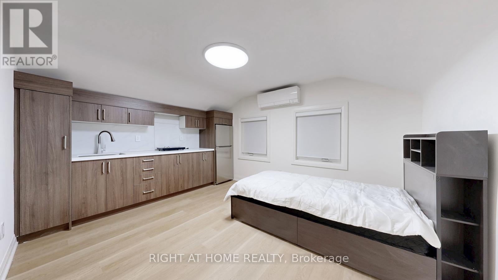 UNIT 3 - 61 GLADYS ROAD, Toronto, Ontario