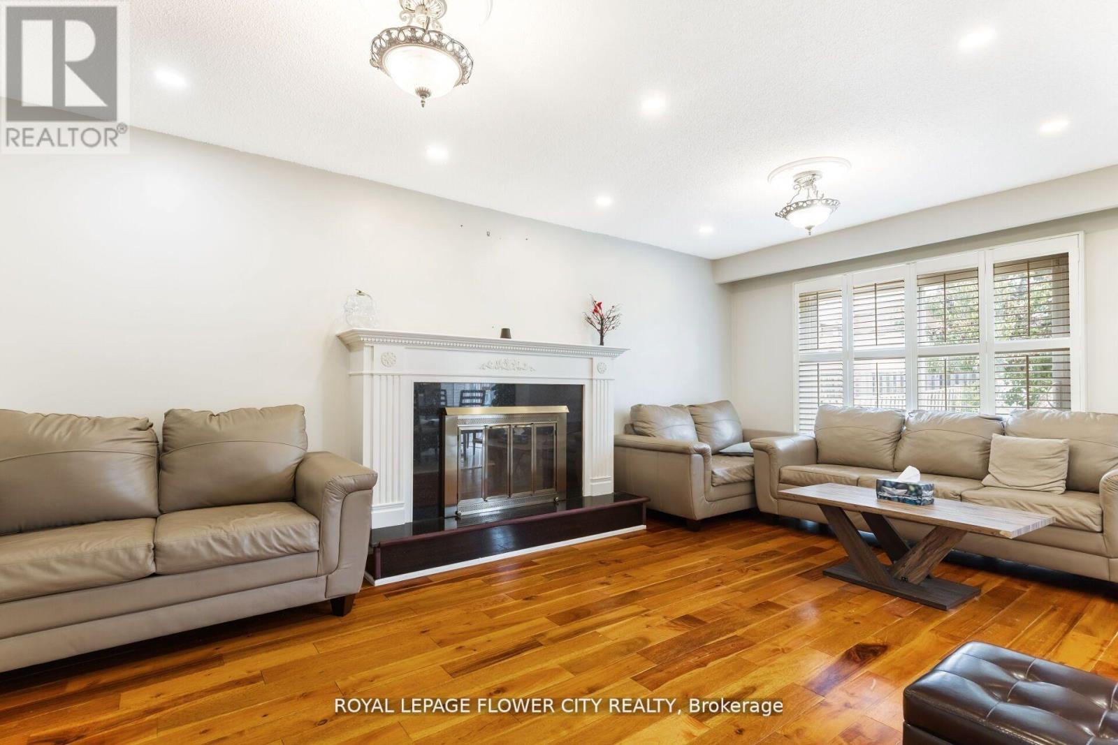 15 Thistle Ridge Drive Ne, Vaughan, Ontario  L2L 3K3 - Photo 11 - N12644962