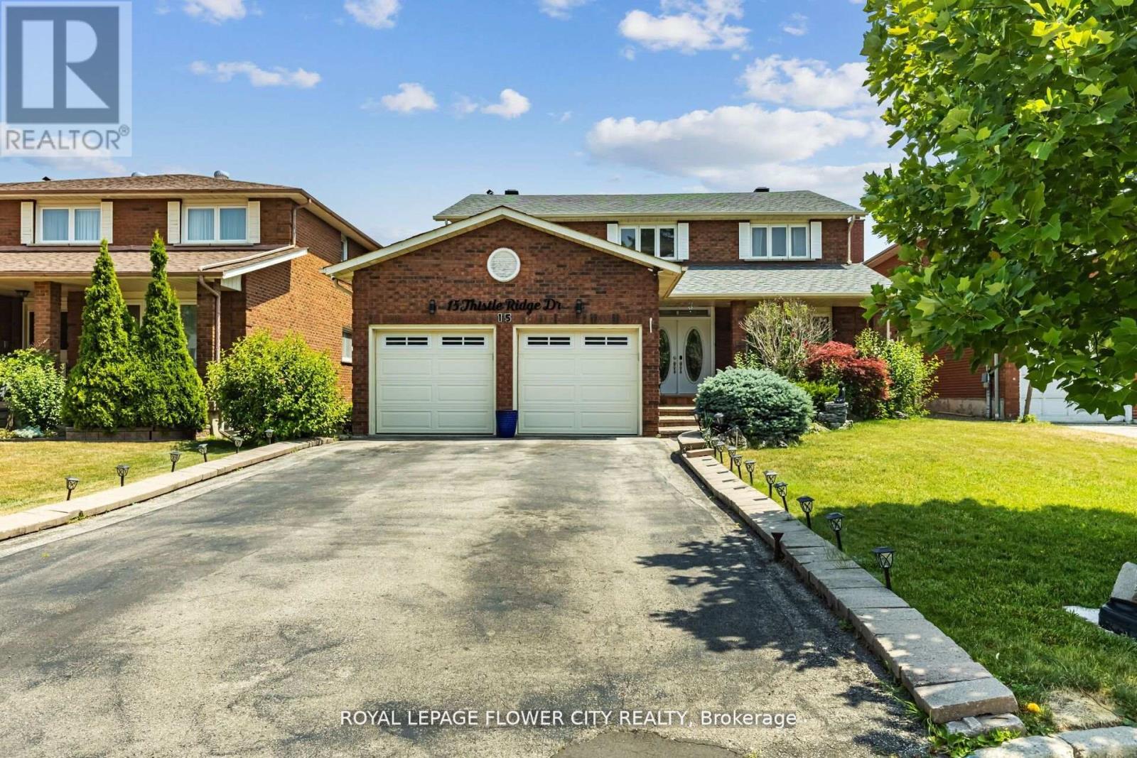 15 Thistle Ridge Drive Ne, Vaughan, Ontario  L2L 3K3 - Photo 2 - N12644962