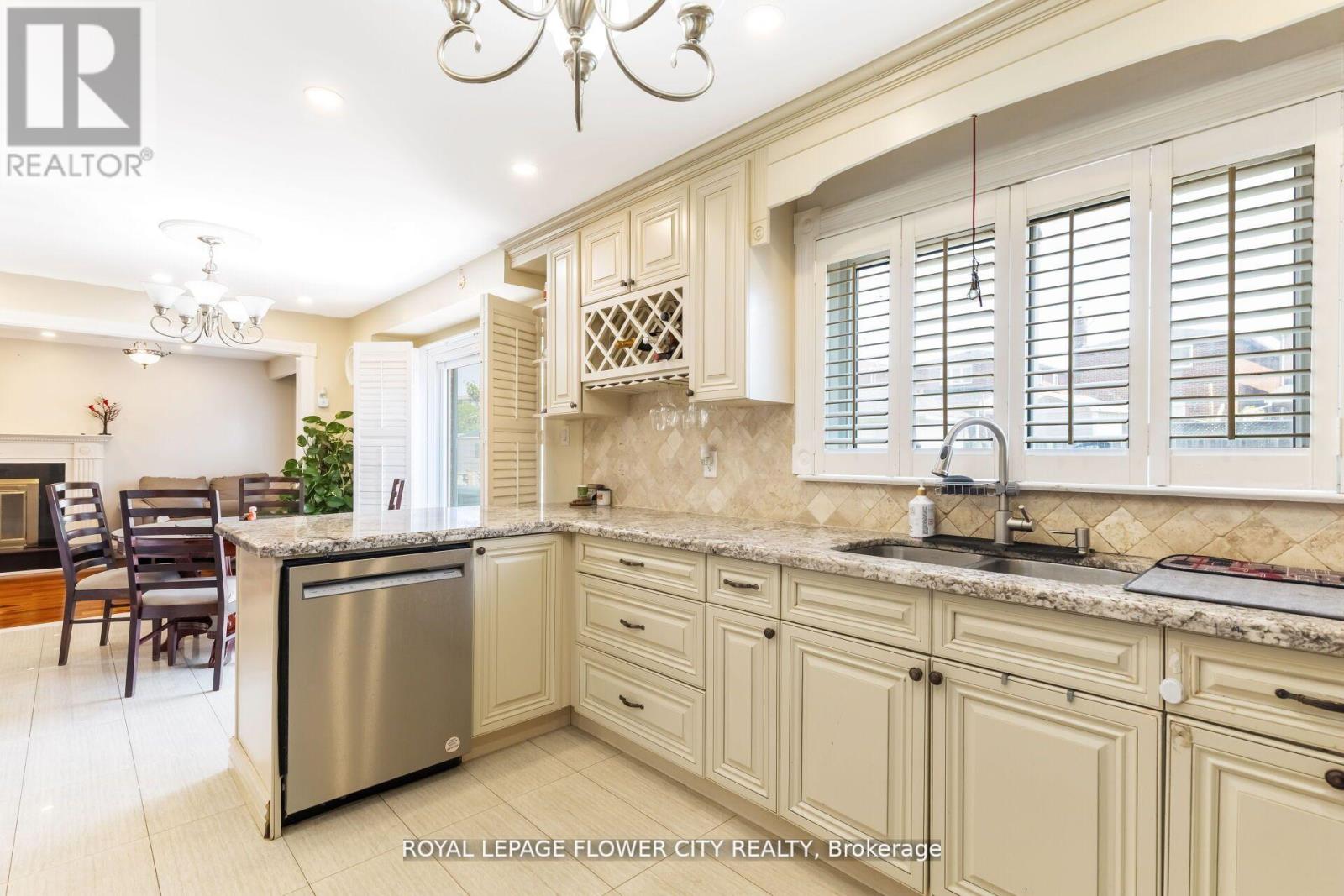 15 Thistle Ridge Drive Ne, Vaughan, Ontario  L2L 3K3 - Photo 46 - N12644962