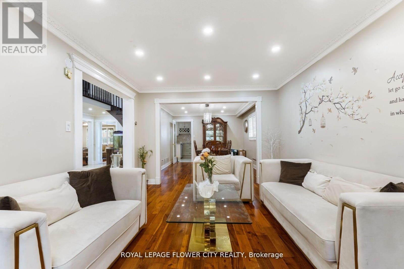 15 Thistle Ridge Drive Ne, Vaughan, Ontario  L2L 3K3 - Photo 8 - N12644962